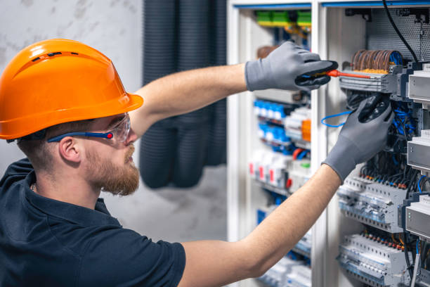 Best Emergency Electrical Repair  in Riverton, IL
